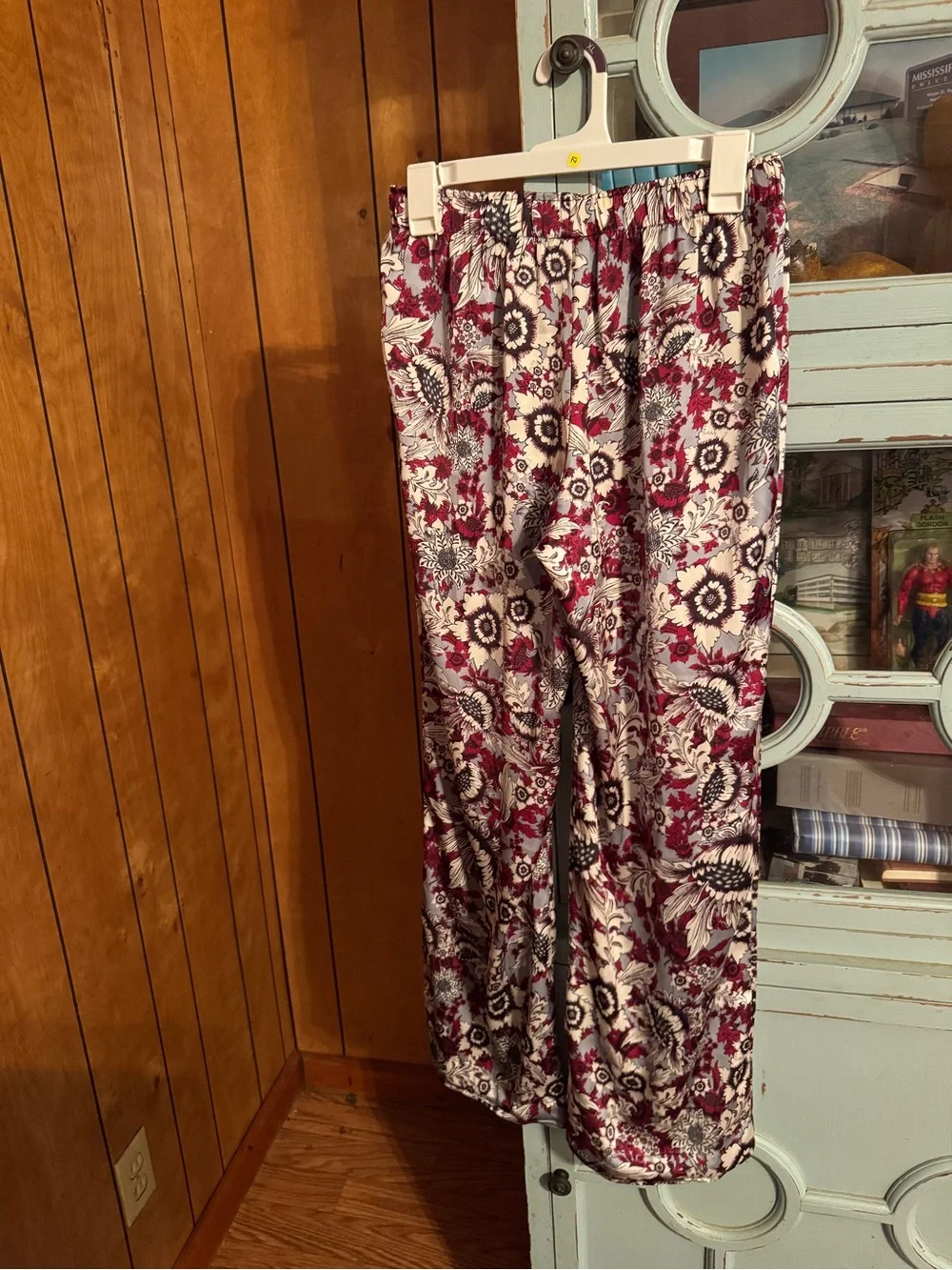 Ladies Floral Print Elastic-Waist Pants in Burgundy Cream H & M Size Small B7